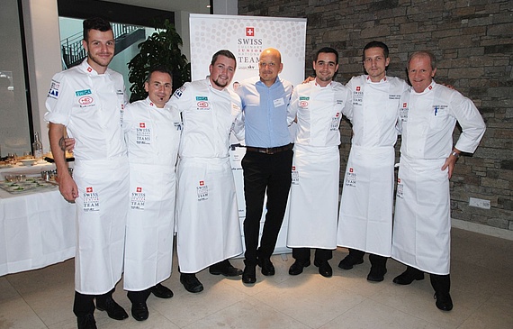 Jonas Franzén, ehemaliger Teamchef der schwedischen Kochnationalmannschaft (Mitte), mit der Kochcrew. (ZVG)