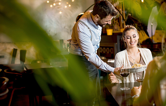 Szene im Restaurant-Service. 