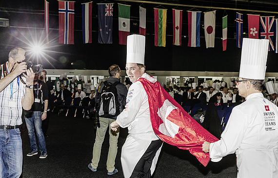 Olympiade des cuisiniers à Erfurt (Allemagne): plus rien ne semble pouvoir arrêter les membres de l’Équipe nationale des cuisiniers et de l’Équipe nationale junior.